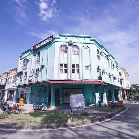 Hotel Night Queen Salak Tinggi セパン エクステリア 写真
