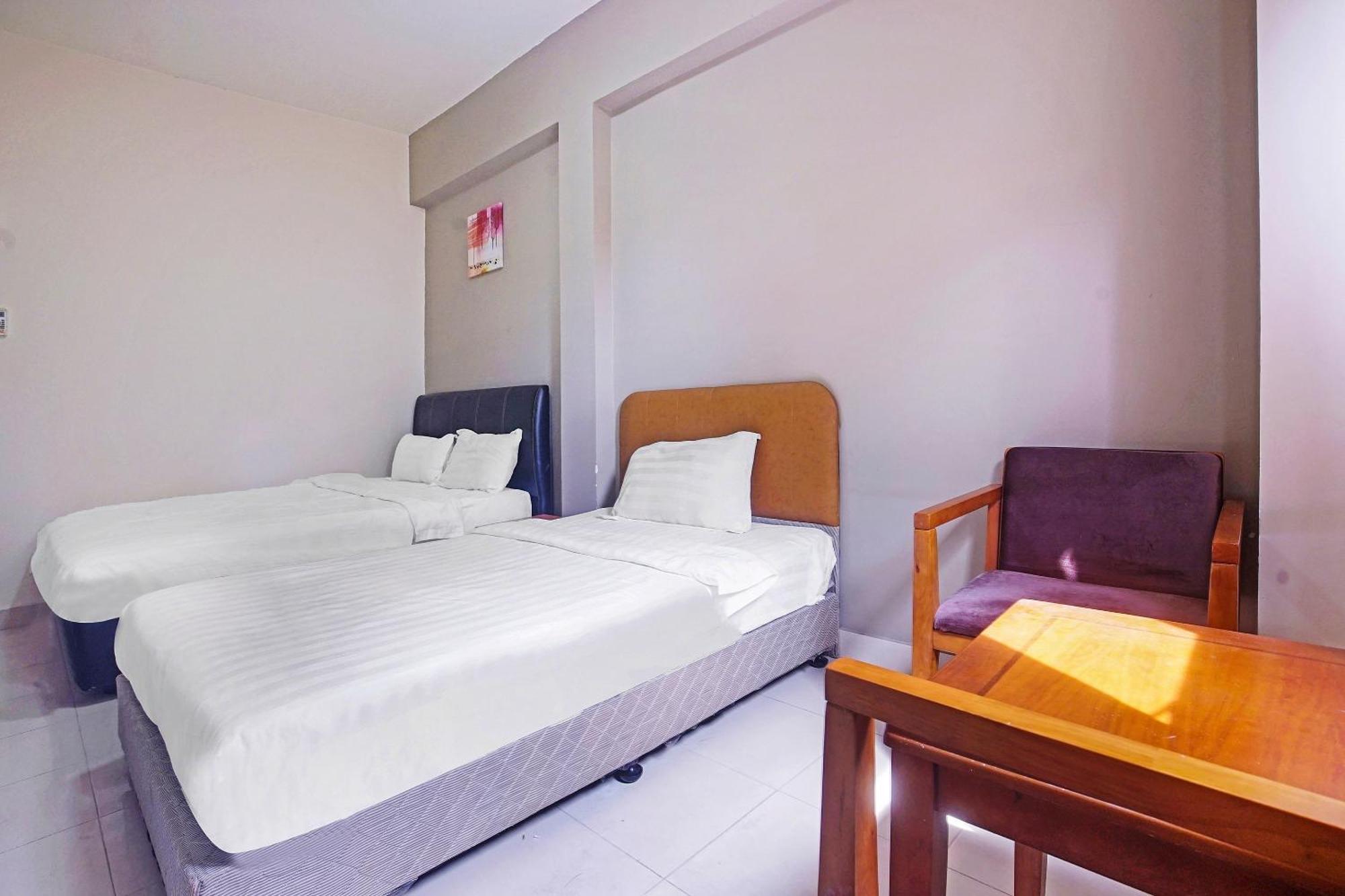 Hotel Night Queen Salak Tinggi セパン エクステリア 写真