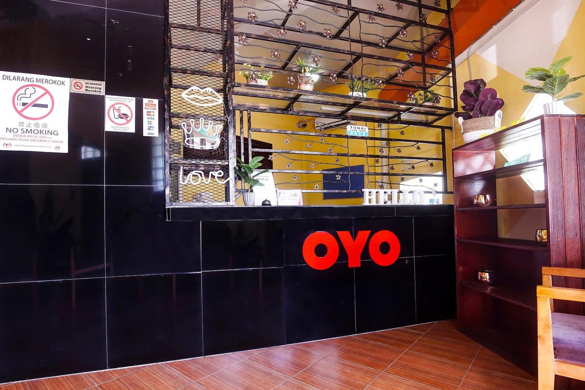 Hotel Night Queen Salak Tinggi セパン エクステリア 写真